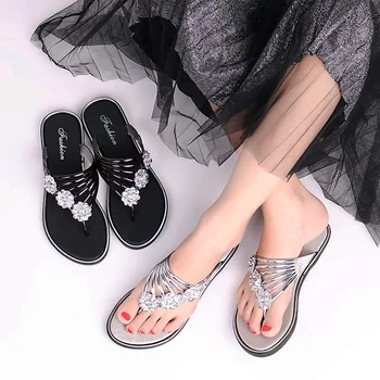 2023 dámske papuče Letné sandále Nové ploché dno klip na dámske topánky Svetlo papuče Ženy nosia bežné flip-flops papuče